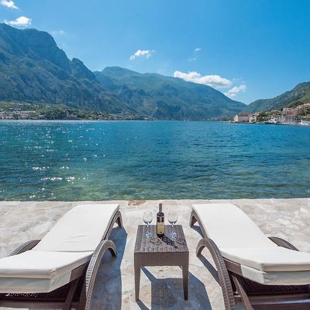 Seafront Apartment Kotor Exteriör bild