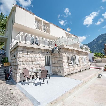 Seafront Apartment Kotor Exteriör bild