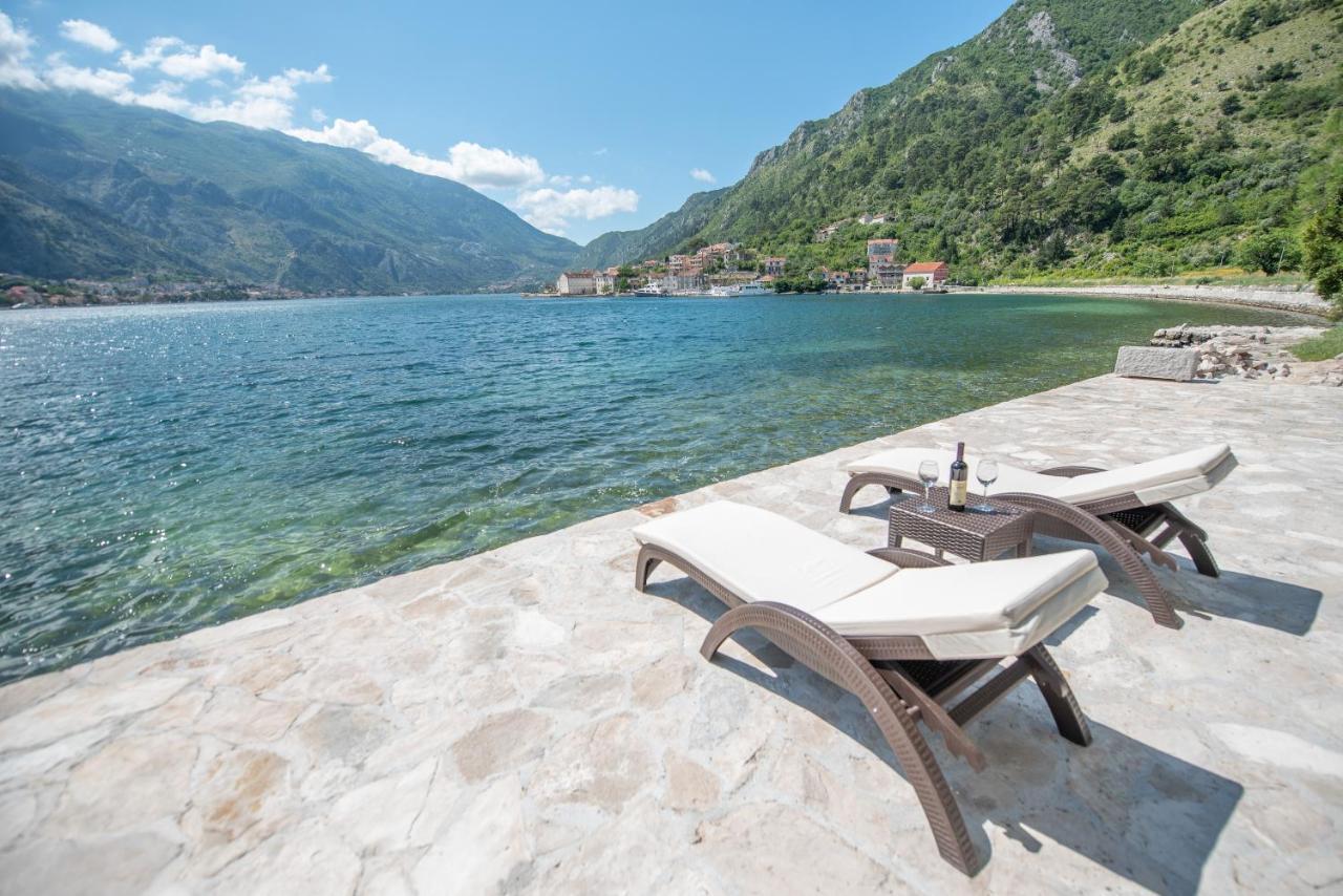 Seafront Apartment Kotor Exteriör bild